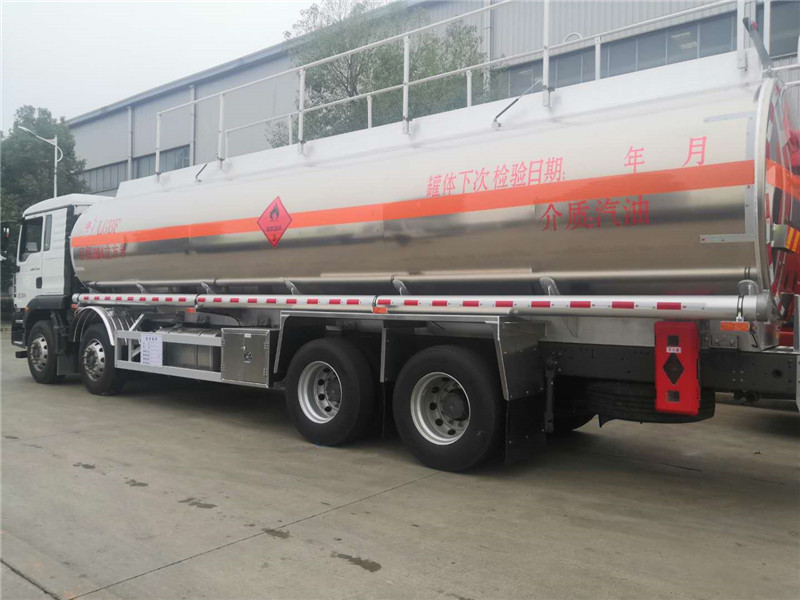 國(guó)六30.4方鋁合金油罐車-31方油罐車可裝26噸